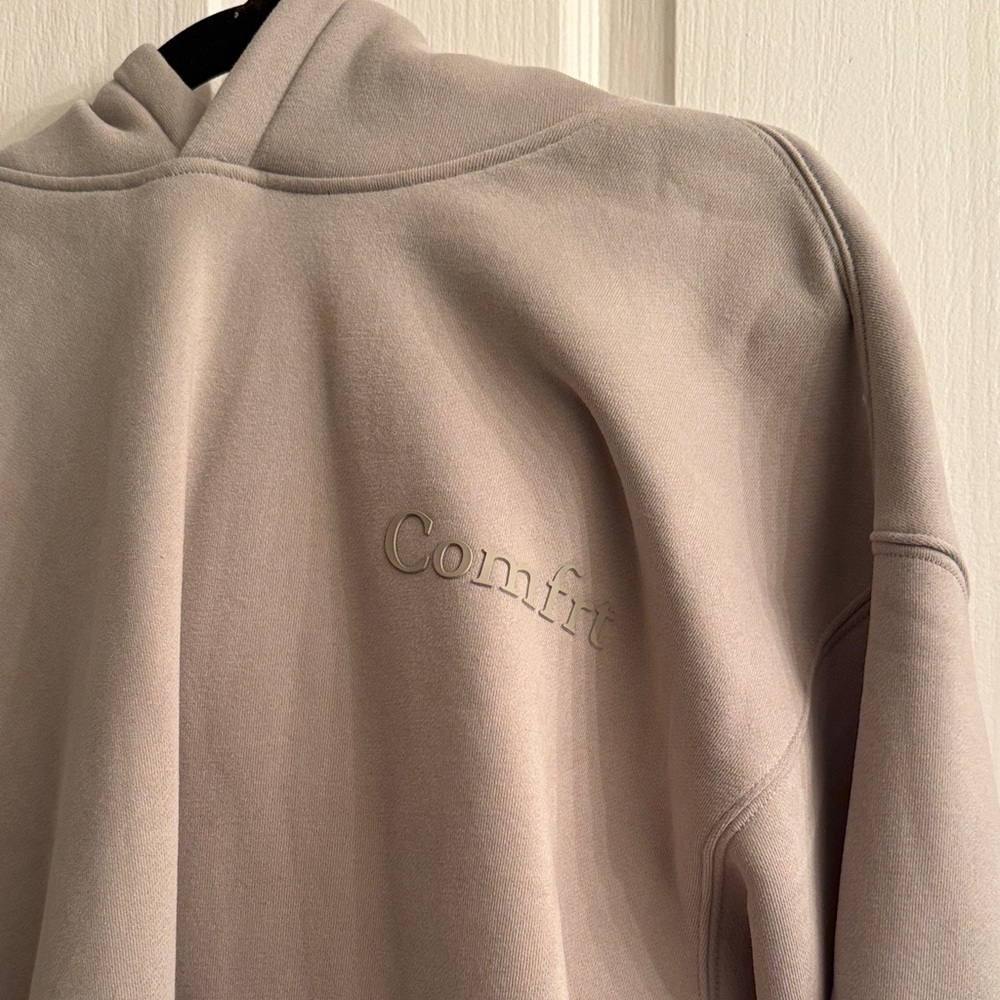 Comfrt Minimalist Sweatsuit Set - Picture 3 of 11